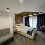 4u Luxury Villa